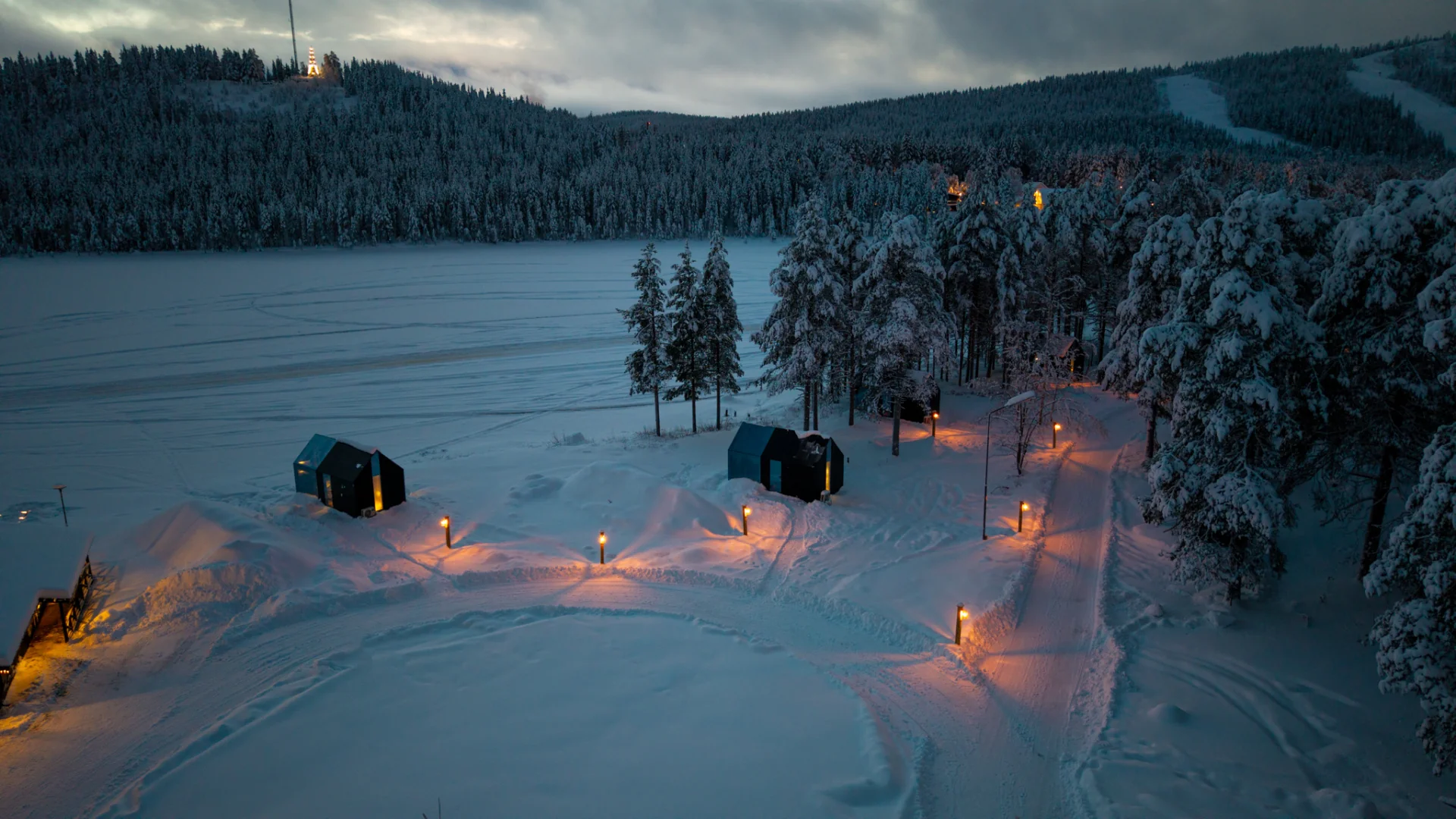 ARCTIC LAKE VIEW CABIN at Sameland Retreat